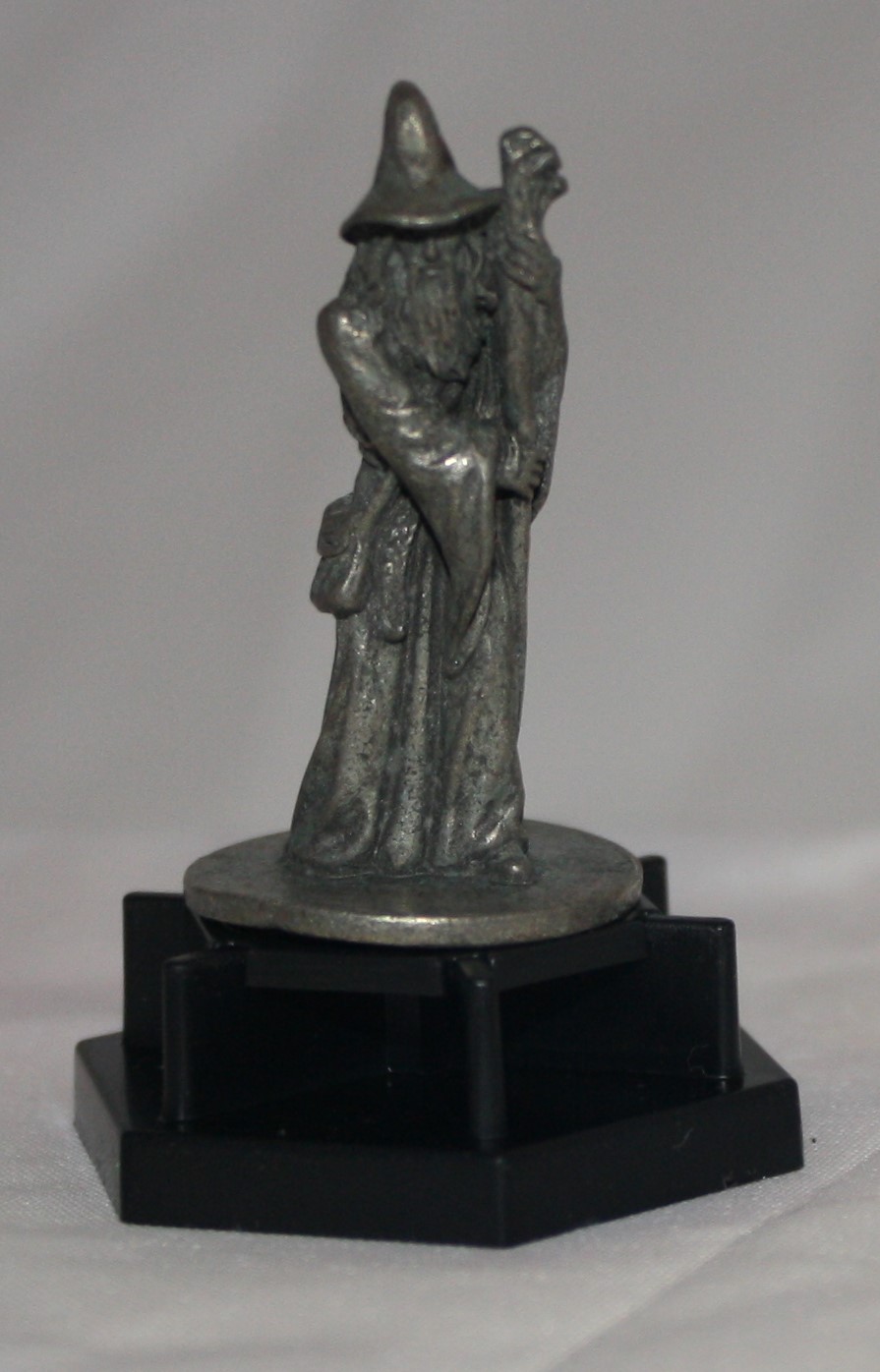 PARTS ONLY - Trivial Pursuit "Lord Of The Rings" Movie Trilogy Collectors Edition - (1) Gandalf Pewter Figure Only