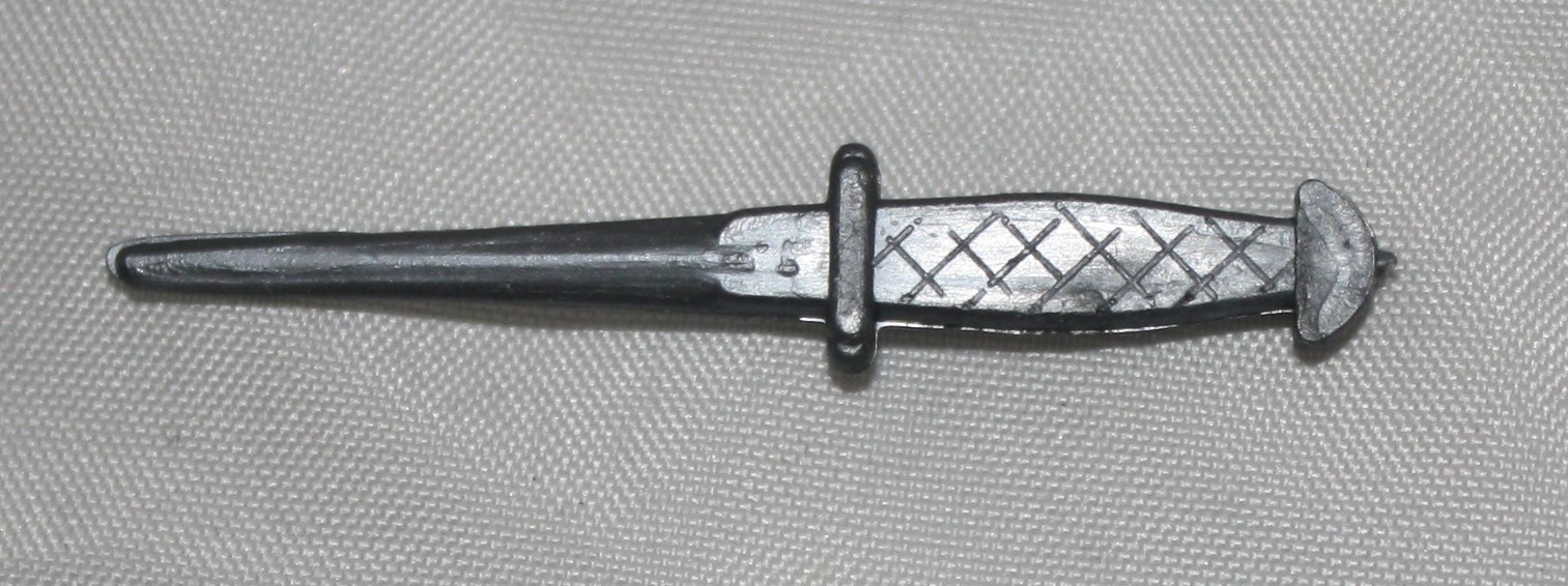 PARTS ONLY Cluedo (or Mystery At Tudor Close) Board Game 1965 Version - Dagger Weapon Token (Plastic)