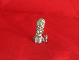 PARTS ONLY - Cluedo The Simpsons Board Game - (1) Marge Simpson Pewter Suspect Token Only