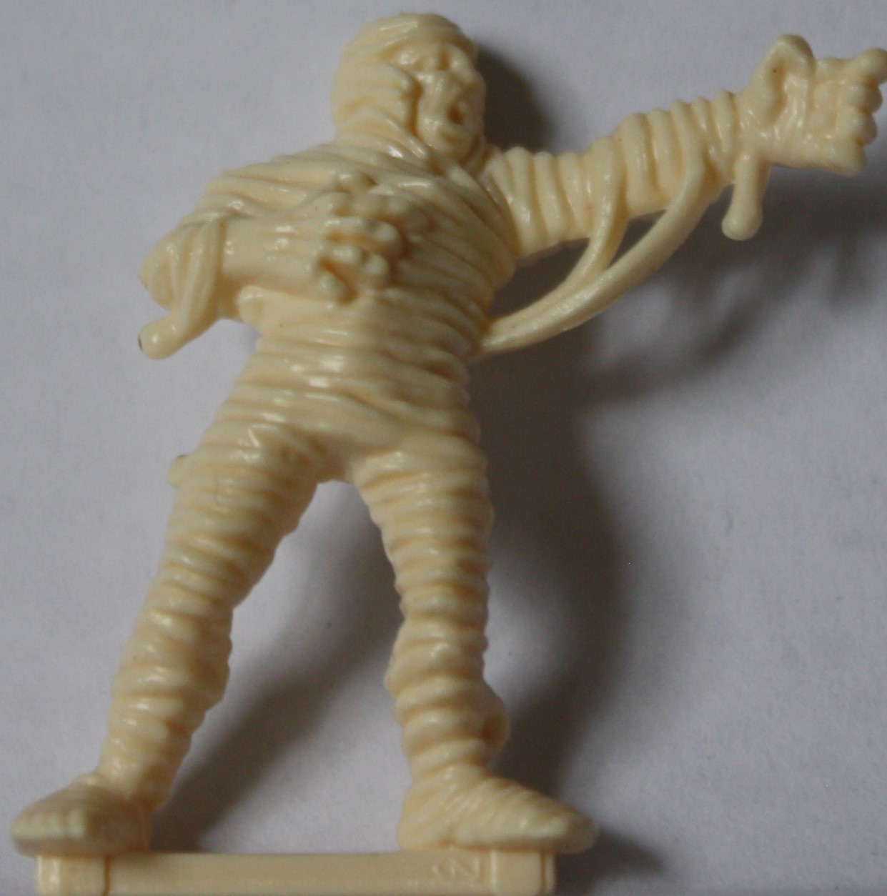 PARTS ONLY - Dark World Board Game - (1) Unpainted Mummy Only
